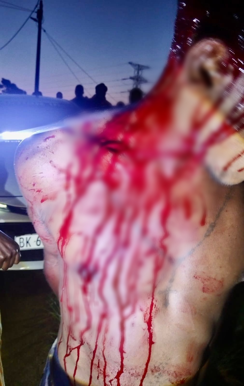 Angry residents beat man to bl00dy pulp for s3xually assaulting his girlfriend's 5-year-old daughter