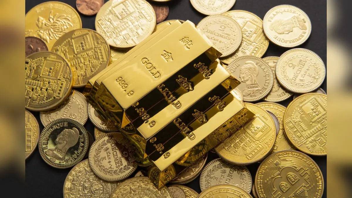 Gold blasts past $5,100 to record high on safe-haven rush