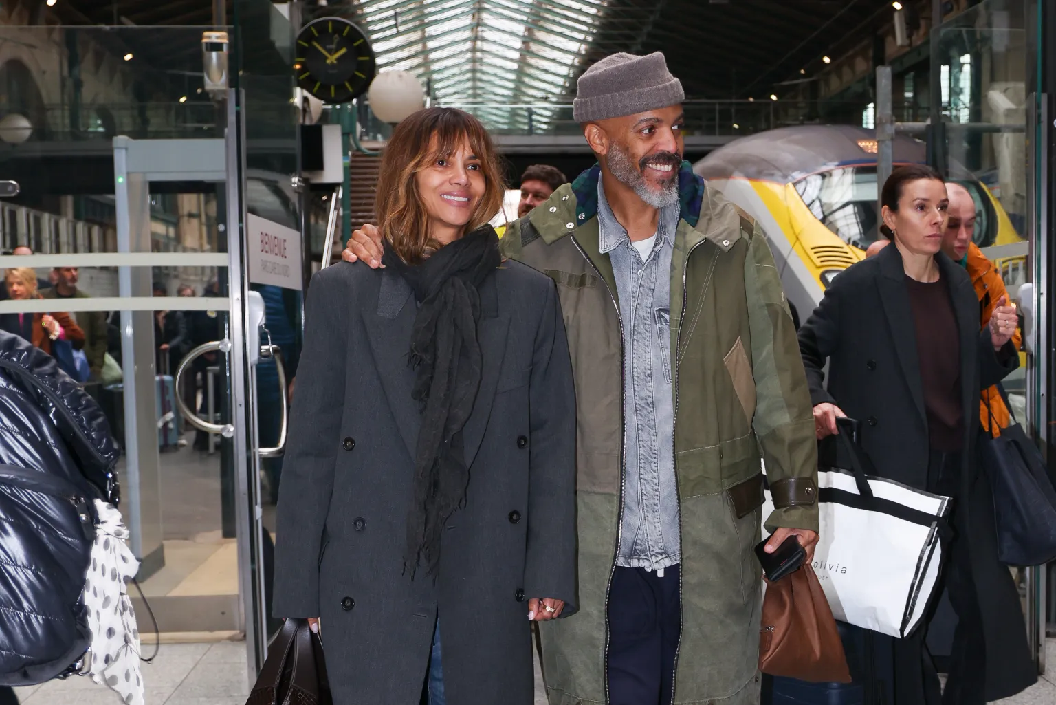 Halle Berry, 59, reveals she?s engaged to boyfriend Van Hunt as she flashes huge ring (video)