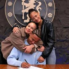 I donât have any recent pictures of my kids -Former Arsenal defender Emmanuel EbouÃ© opens up on painful divorce and separation from his three children (Video)