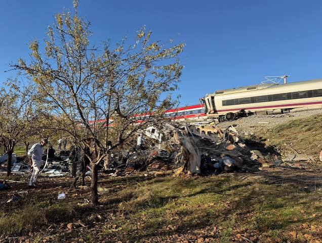 Spain train crash leaves 39 dead and 179 injured