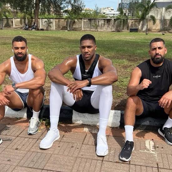 "Both of you really helped me" Anthony Joshua pays tribute to friends who di�d in accident while travelling with him