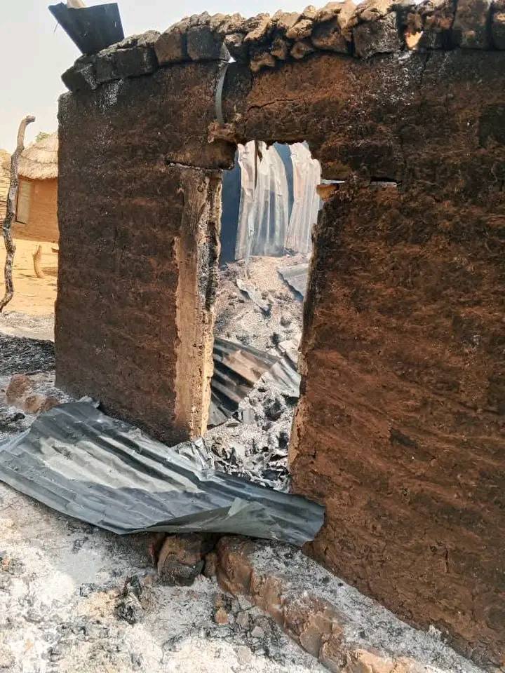 Terrorists k!ll four and set shops ablaze in Niger State community