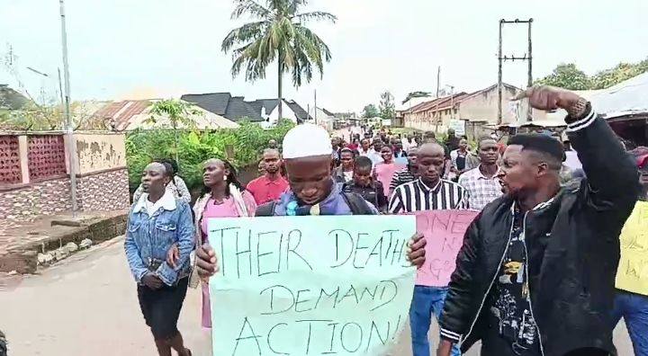 Oyo teachers stage protest over abduction and k!lling of colleagues