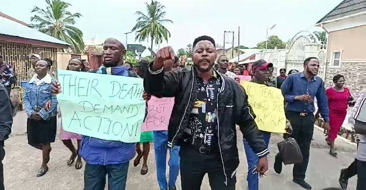 Oyo teachers stage protest over abduction and k!lling of colleagues