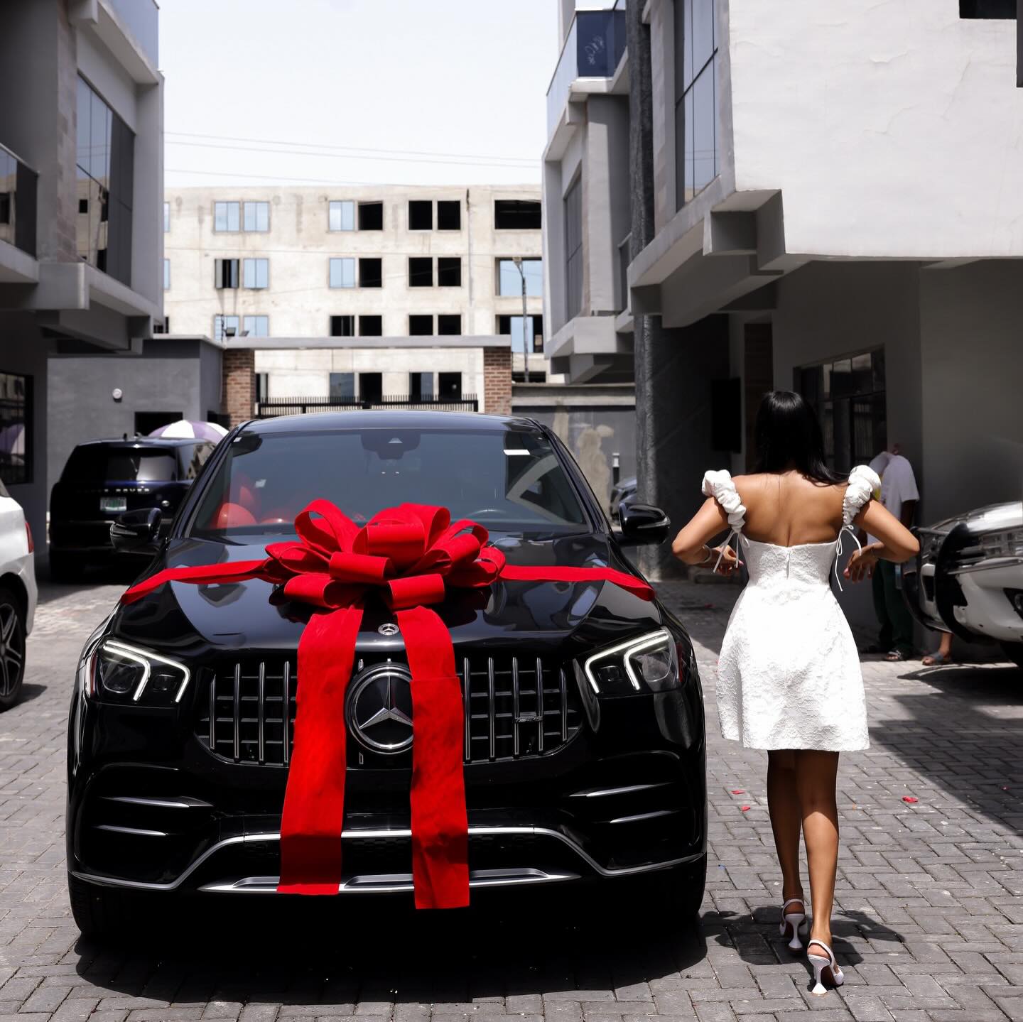 BBnaija star, Nini buys new car